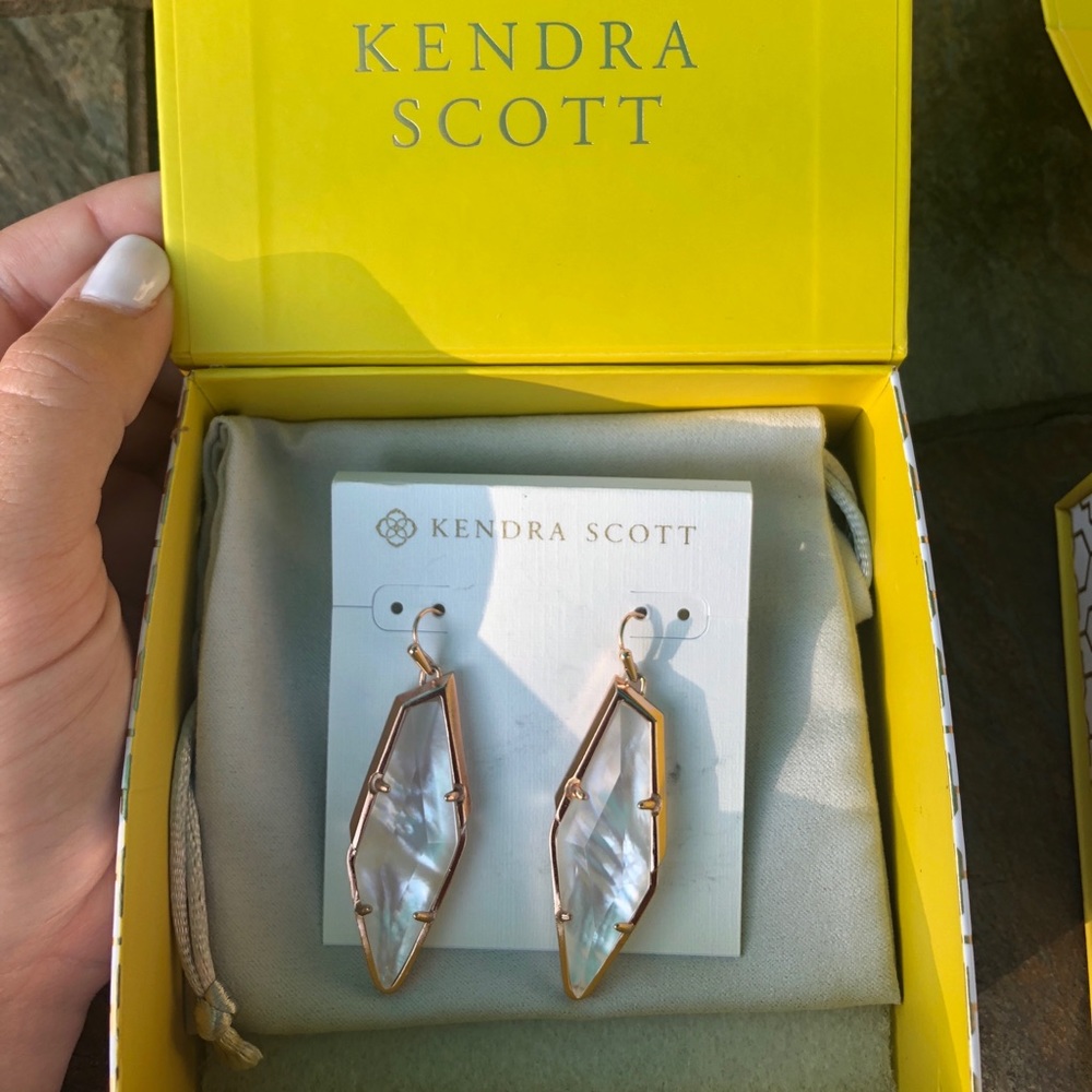 Kendra Scott Bexley earrings